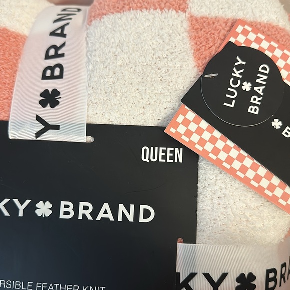 Lucky Brand checkered blanket - Picture 6 of 7